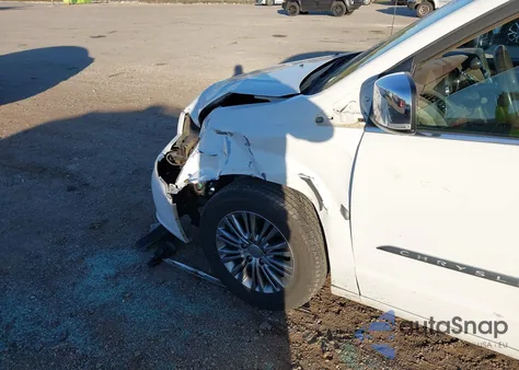 2014 Chrysler Town & Country Touring-L from USA, damaged, VIN 2C4RC1CG7ER225669